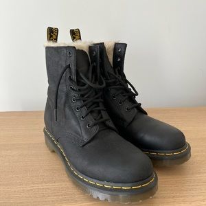 1460 WOMEN'S FAUX FUR LINED LACE UP BOOTS